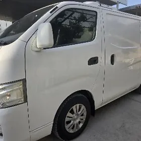 Nissan Urvan 2016