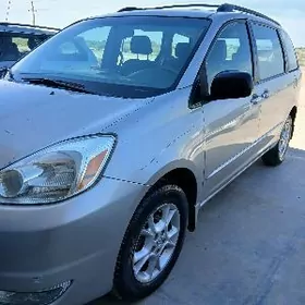 Toyota Sienna 2004
