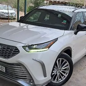 Toyota Highlander 2021