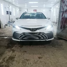 Toyota Camry 2021