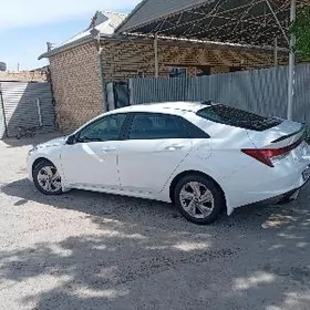 Hyundai Elantra 2023