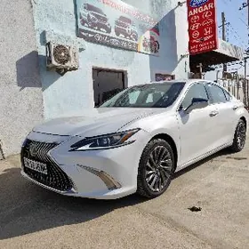 Lexus ES 2019
