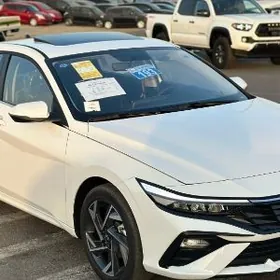 Hyundai Elantra 2025