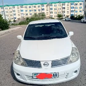 Nissan Versa 2011
