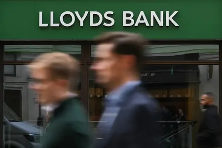 Британский банк Lloyds ввел в совет директоров ИИ-бота