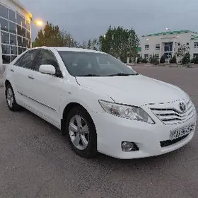 Toyota Camry 2011
