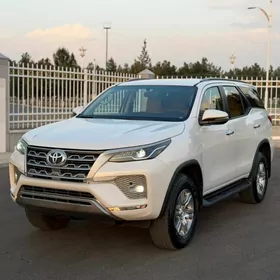 Toyota Fortuner 2025