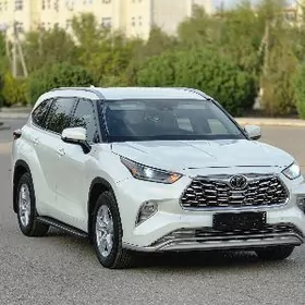 Toyota Highlander 2021