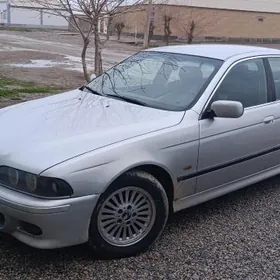 BMW E39 2000