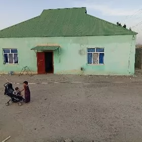 mellek yer howly pylan jay