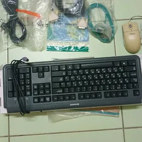 клавитура(левоно)и 3 кабеля.