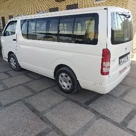 Toyota Hiace 2012