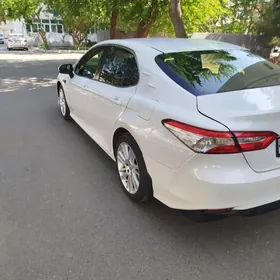 Toyota Camry 2018
