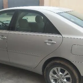 Toyota Camry 2004