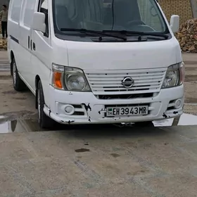 Nissan Urvan 2010