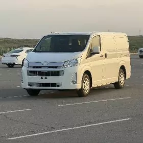 Toyota Hiace 2025