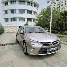 Toyota Camry 2017