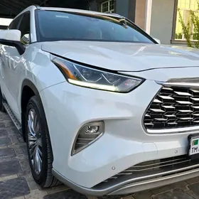 Toyota Highlander 2021