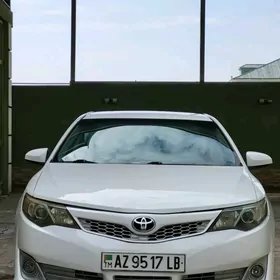 Toyota Camry 2014