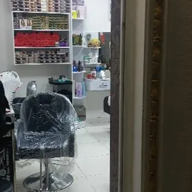 Parekmaher we kirpikçi gerek .