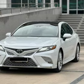 Toyota Camry 2018
