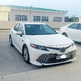 Toyota Camry 2020