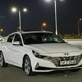 Hyundai Elantra 2022