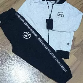 костюмчик на мальчика 4-5 лет