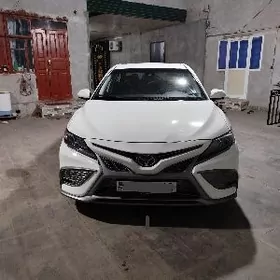 Toyota Camry 2021