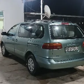 Toyota Sienna 2000