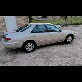 Toyota Camry 2000