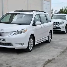 Toyota Sienna 2010