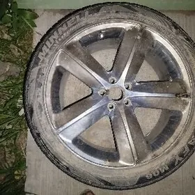 235/45/18 diska Pakryska