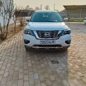 Nissan Pathfinder 2020