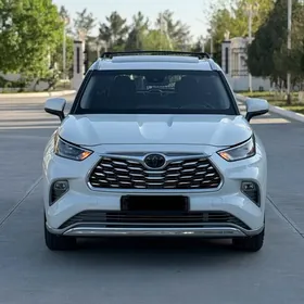 Toyota Highlander 2021