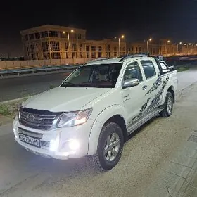 Toyota Hilux 2015