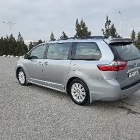 Toyota Sienna 2016
