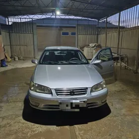 Toyota Camry 2000