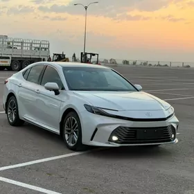 Toyota Camry 2025