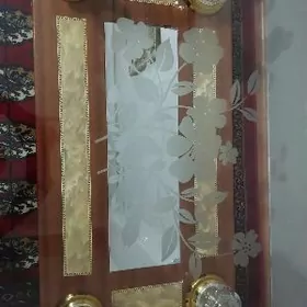 стеклянный  столик