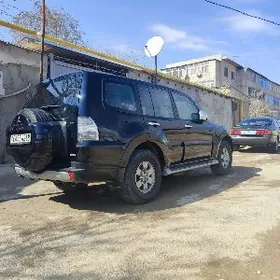 Mitsubishi Pajero 2008