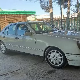 Mercedes-Benz E320 1997