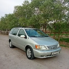 Toyota Sienna 2002