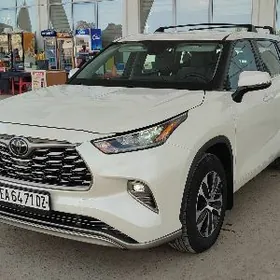 Toyota Highlander 2021