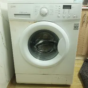 Машинка стиральная