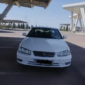 Toyota Camry 2000