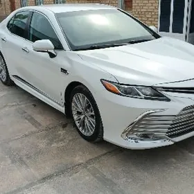 Toyota Camry 2020