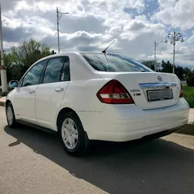 Nissan Versa 2010