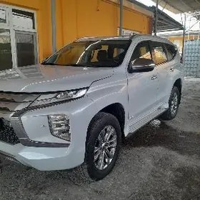 Mitsubishi Pajero 2019