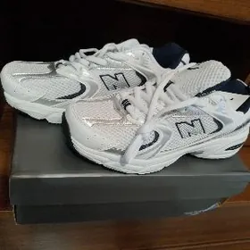 кроссовки 38 р